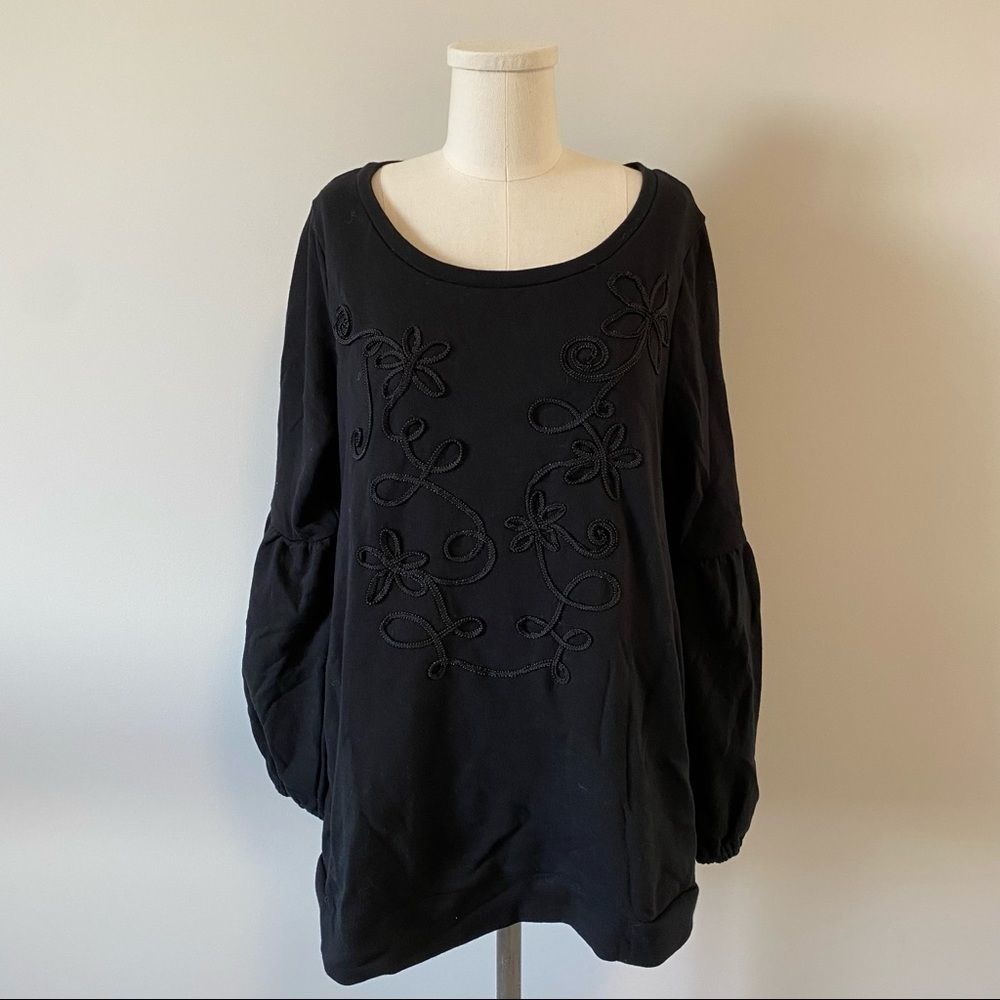 Love & Legend Black Crew Neck Sweatshirt 1X Black Floral Applique